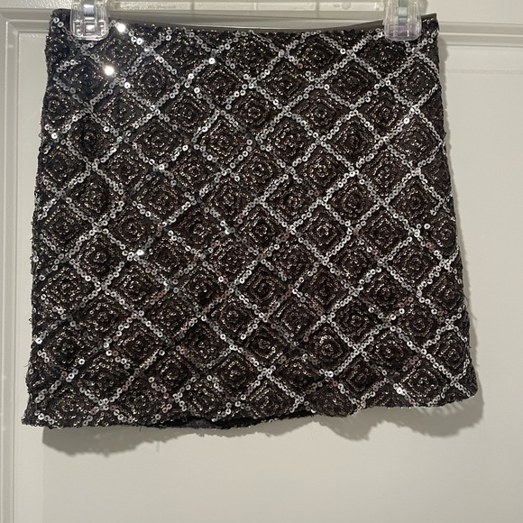 Forever 21 Black and Silver Sequin Mini Skirt - Picture 1 of 4